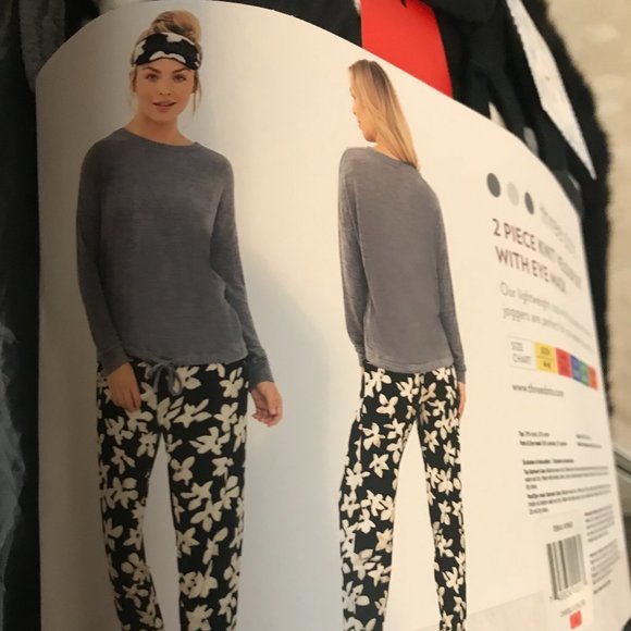 Three dots velour pajama set top jogger eye mask - Picture 6 of 16